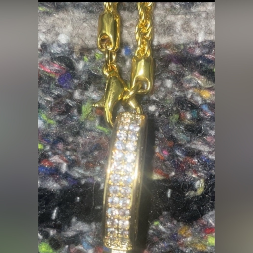 New Sold Out Rare Unisex Gold Plated 18K Virgin Mary Guadalupe With Chain . - Picture 10 of 17